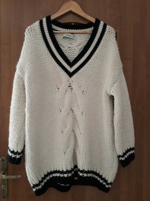 Sweter kremowy Zara.
