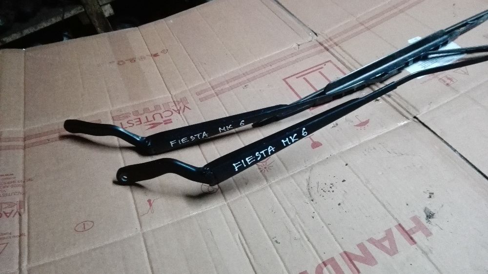 Ramie Ramiona wycieraczek Przód Ford Fiesta Mk 6 Lift Komplet 07 r