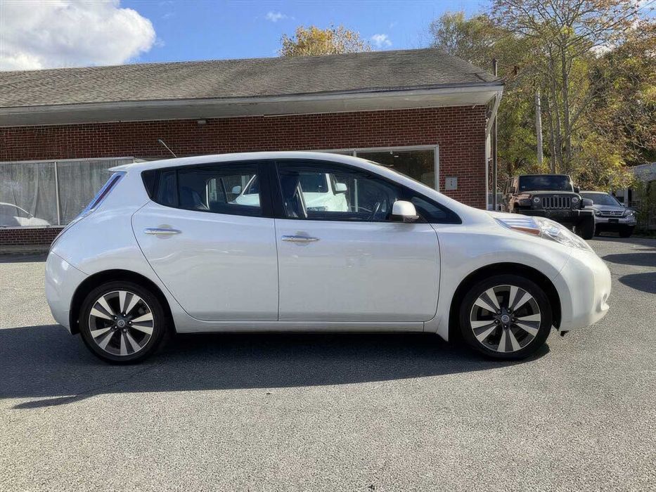 Nissan LEAF SL      2014