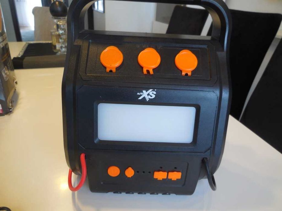Urządzenie rozruchowe Zasilacz mobilny 4 w 1 AUTO XS kompresor USB