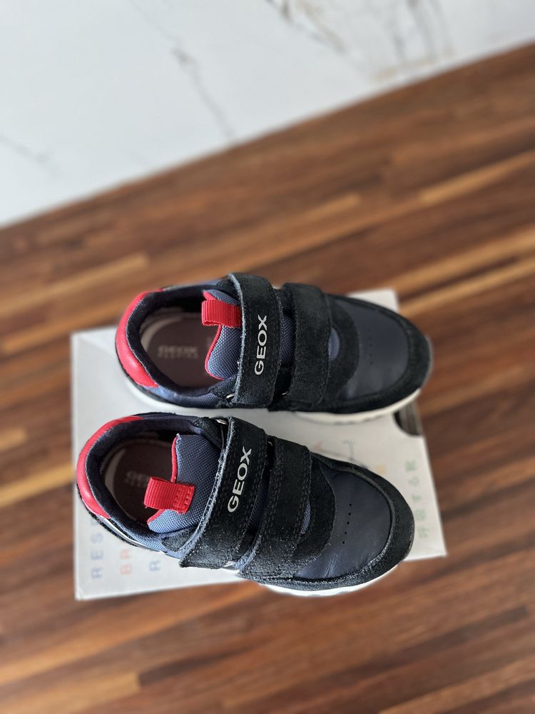 Sapatas em pele Tamanho 26 marca Geox