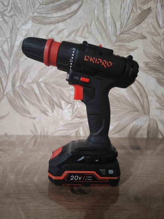 Шуруповерт-дриль Днипро М