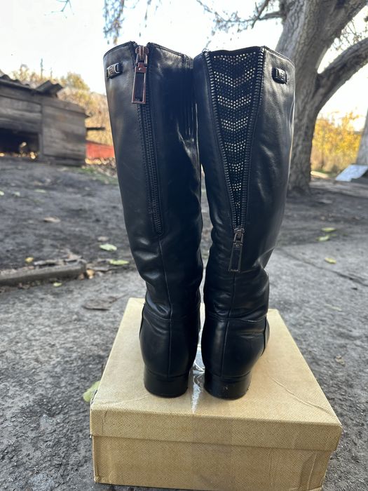 Шкіряні , зимові сапоги.