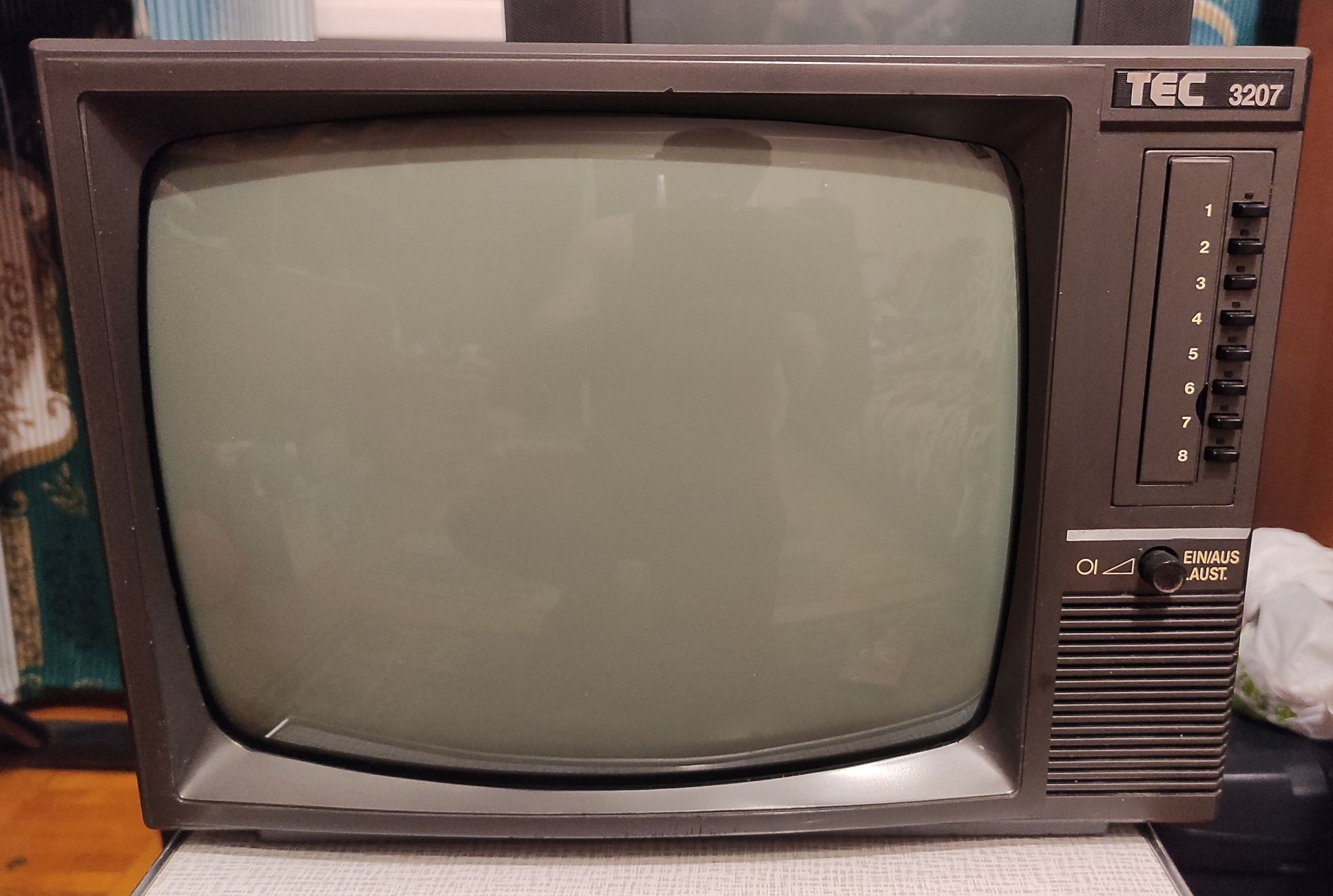 Маленький телевизор TEC 3207 (Черно-белый)