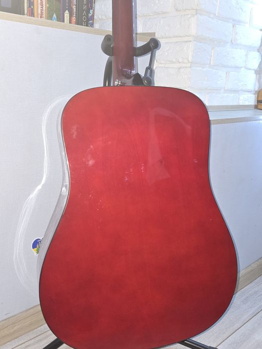 Продам акустичну гітару Fender Squier