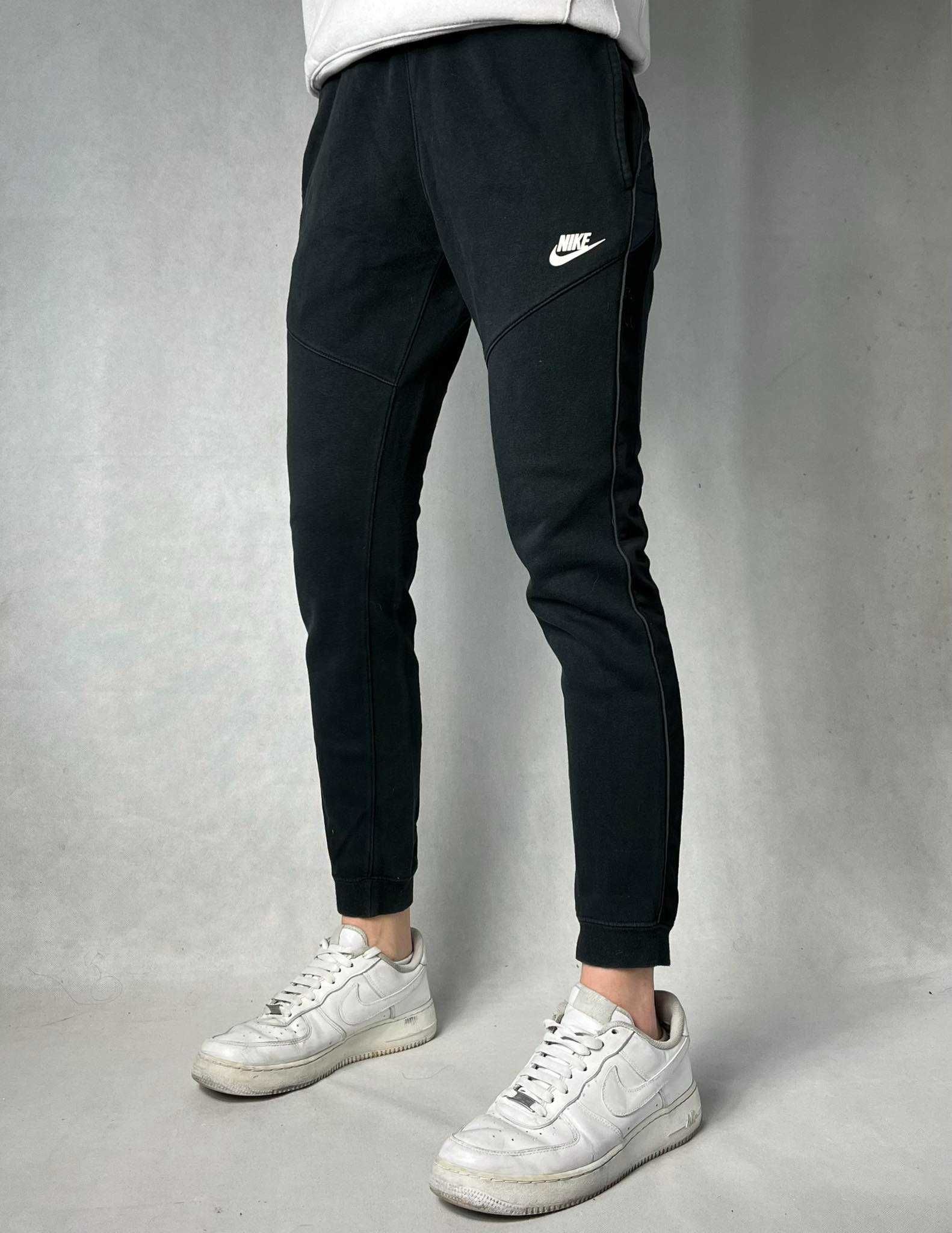Męskie czarne bawełniane dresy Nike