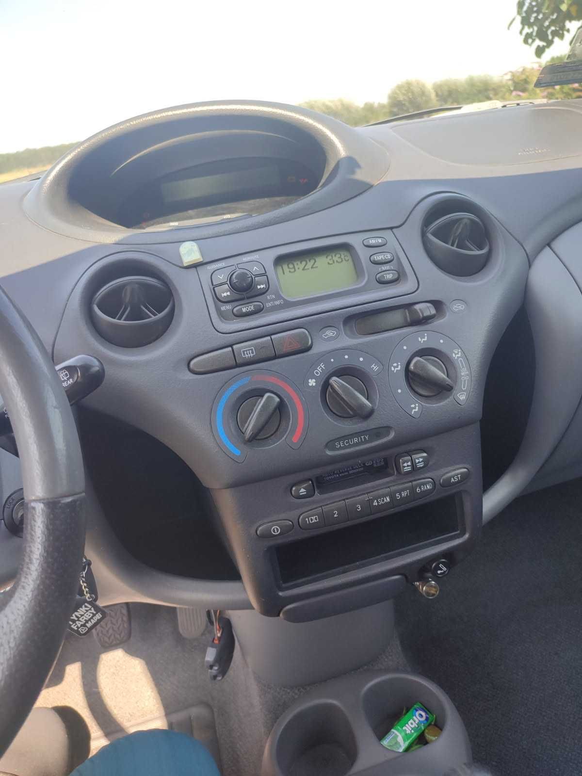 Toyota Yaris 2002r