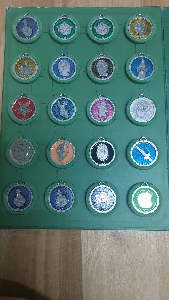 Medaliony Shreka do kolekcji