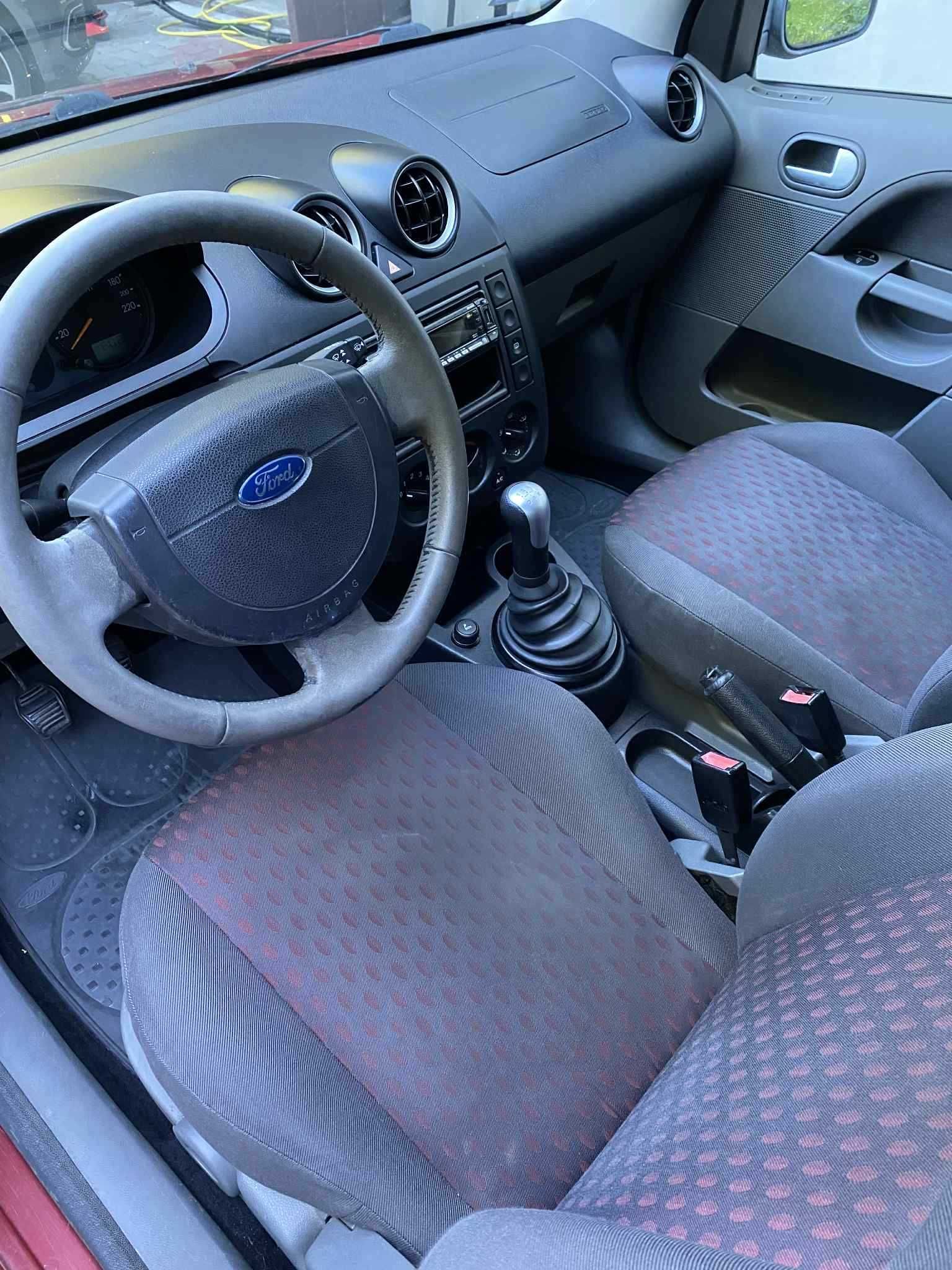 Ford Fiesta MK6*benzyna