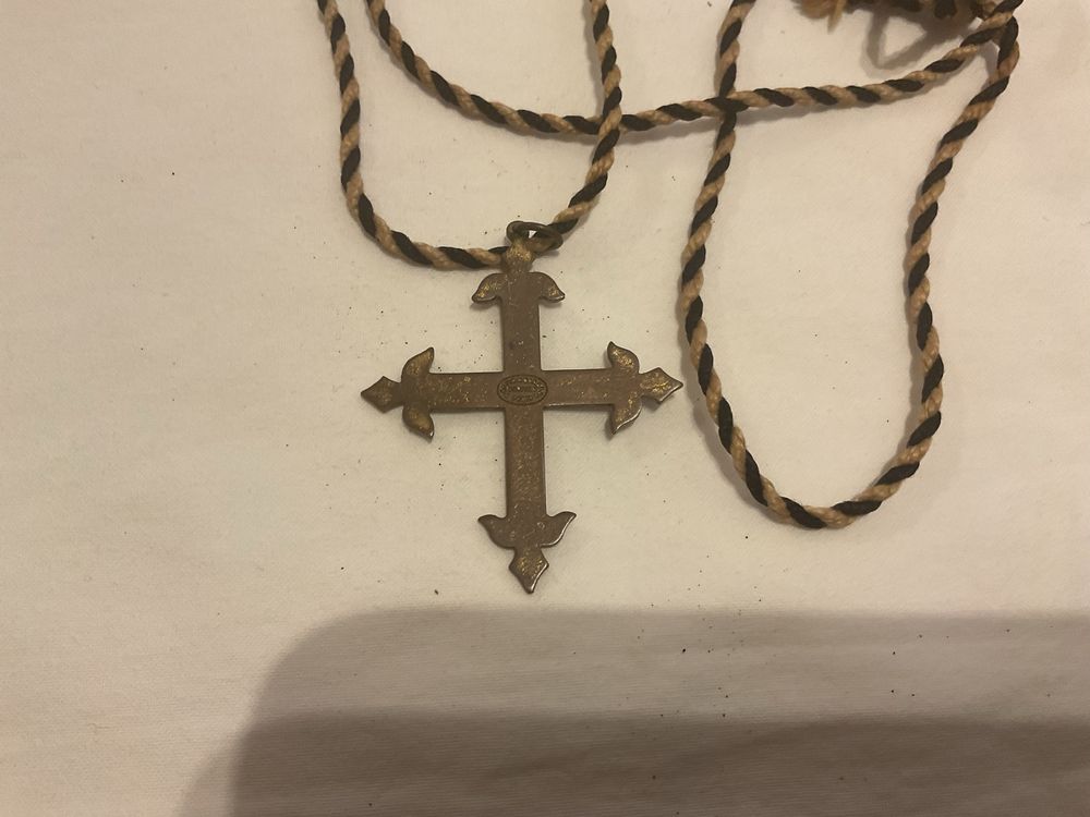 Antiga Cruz esmaltada da Ordem Dominicana
