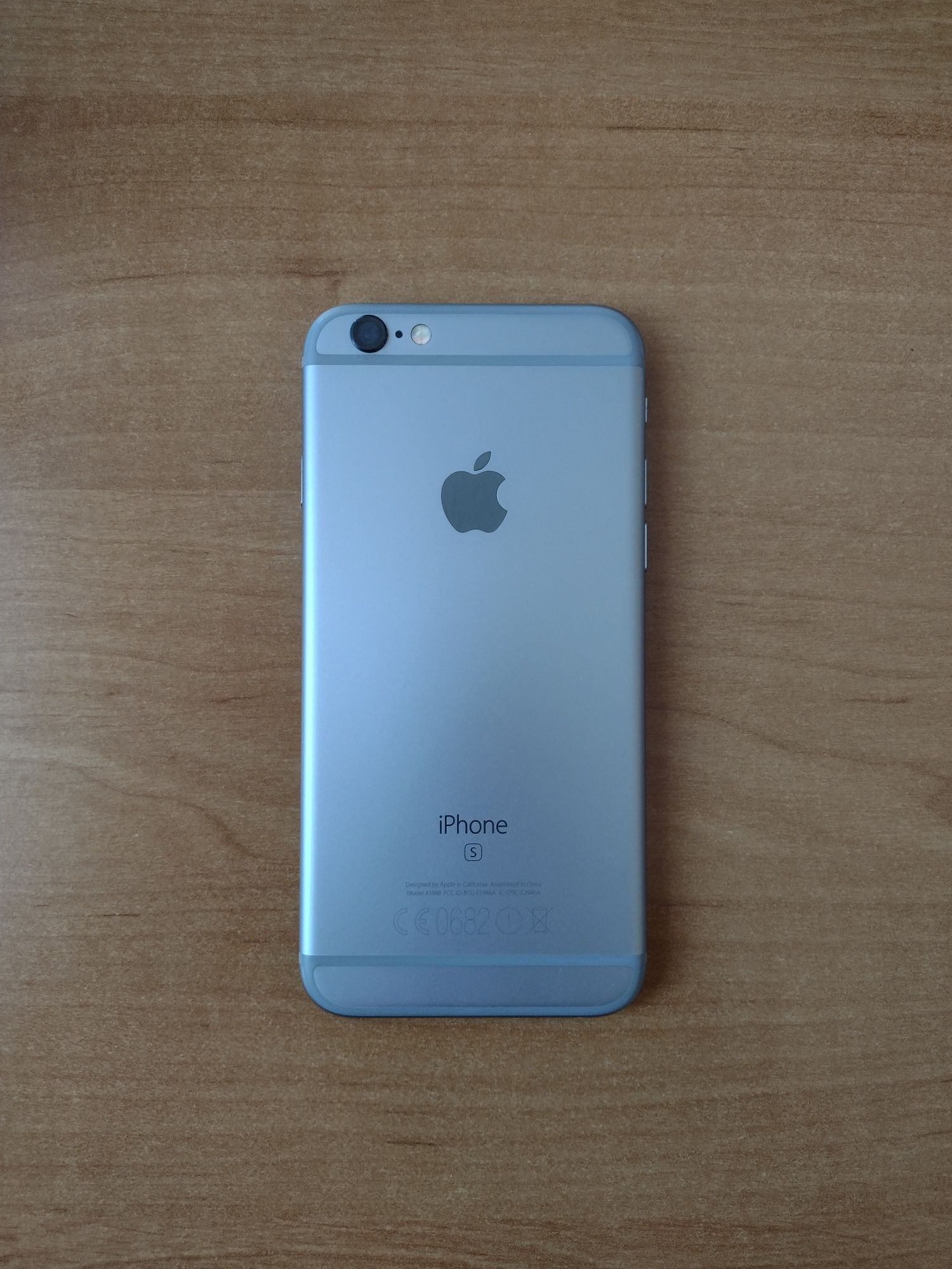 iPhone 6s 32GB nowa bateria + etui ładujące