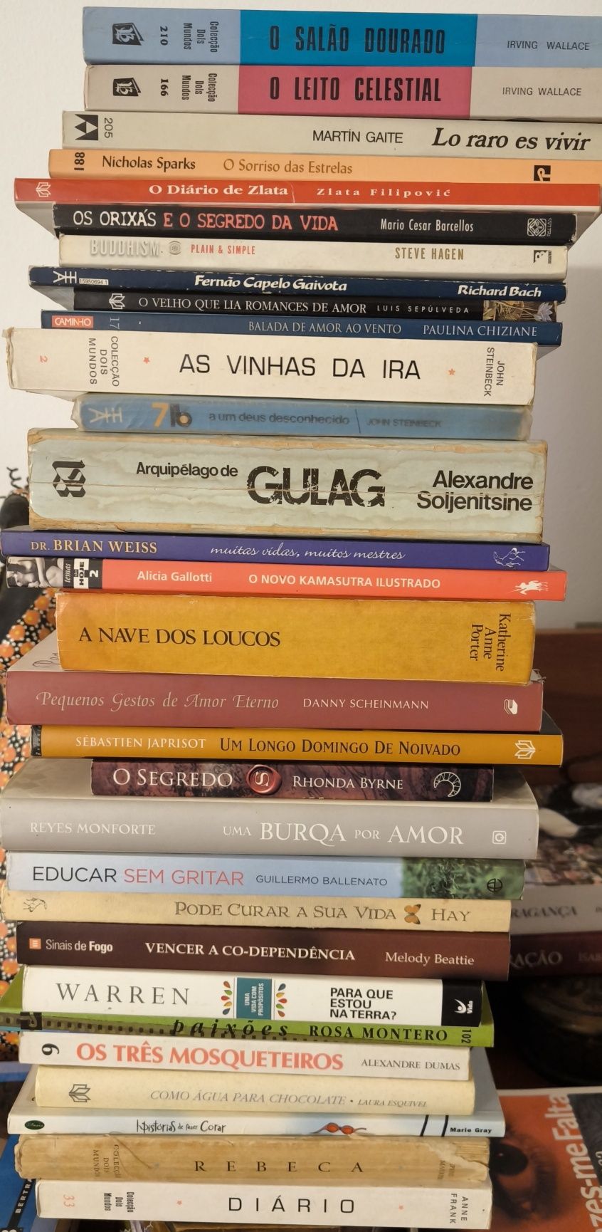 Vários autores estrangeiros , 28 livros