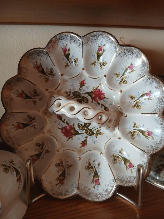 Patera porcelanowa na jajka Chodzież