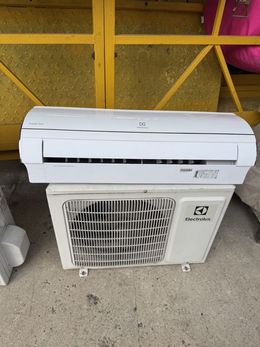 Кондиціонер б/у Electrolux EACS-12HF/N3_18Y кондиционер
