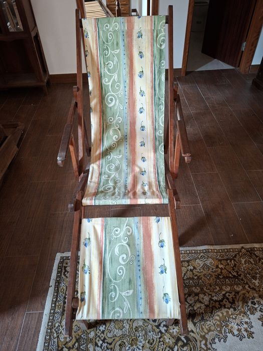 Uma Bela Cadeira Para  descansar . Muito bonita.