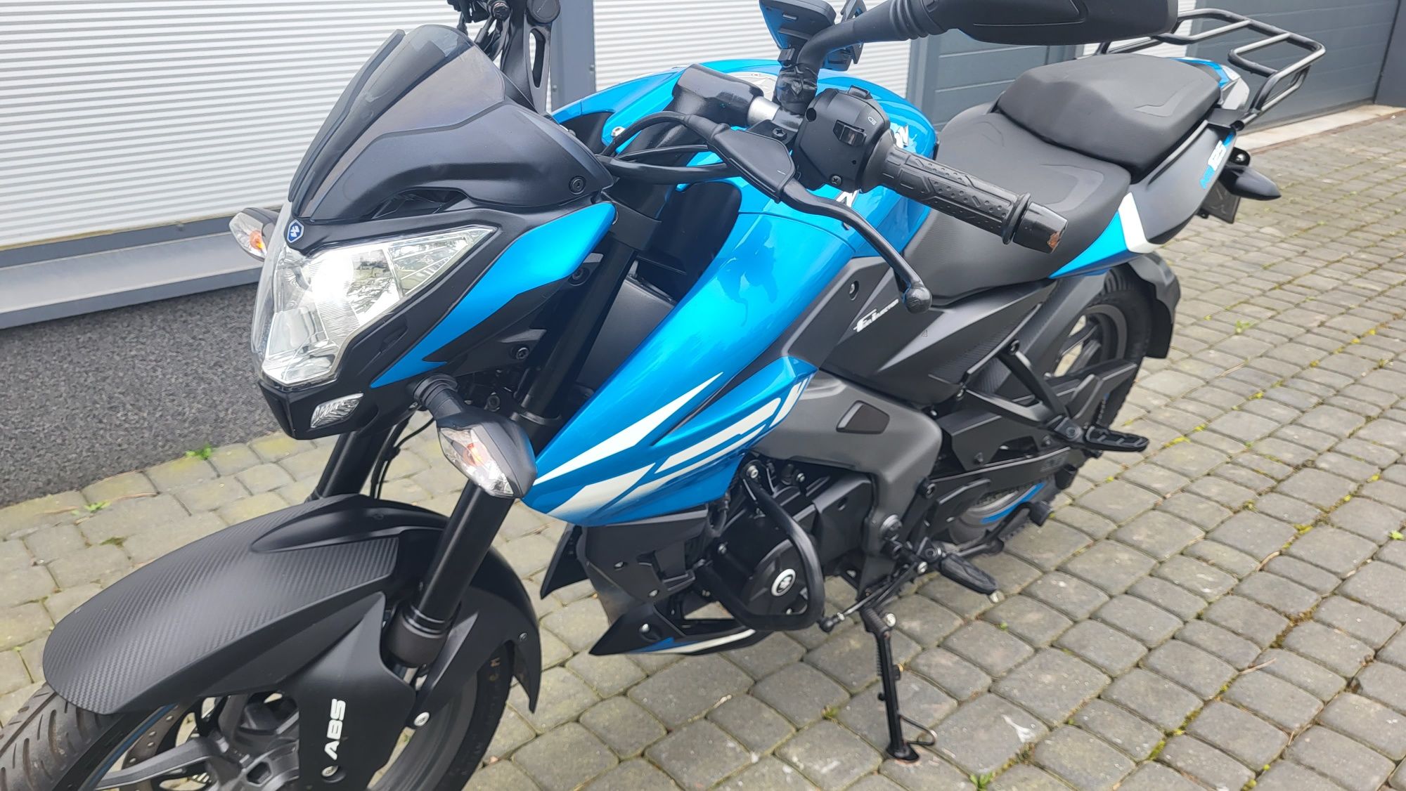 Bajaj pulsar 125 z abs