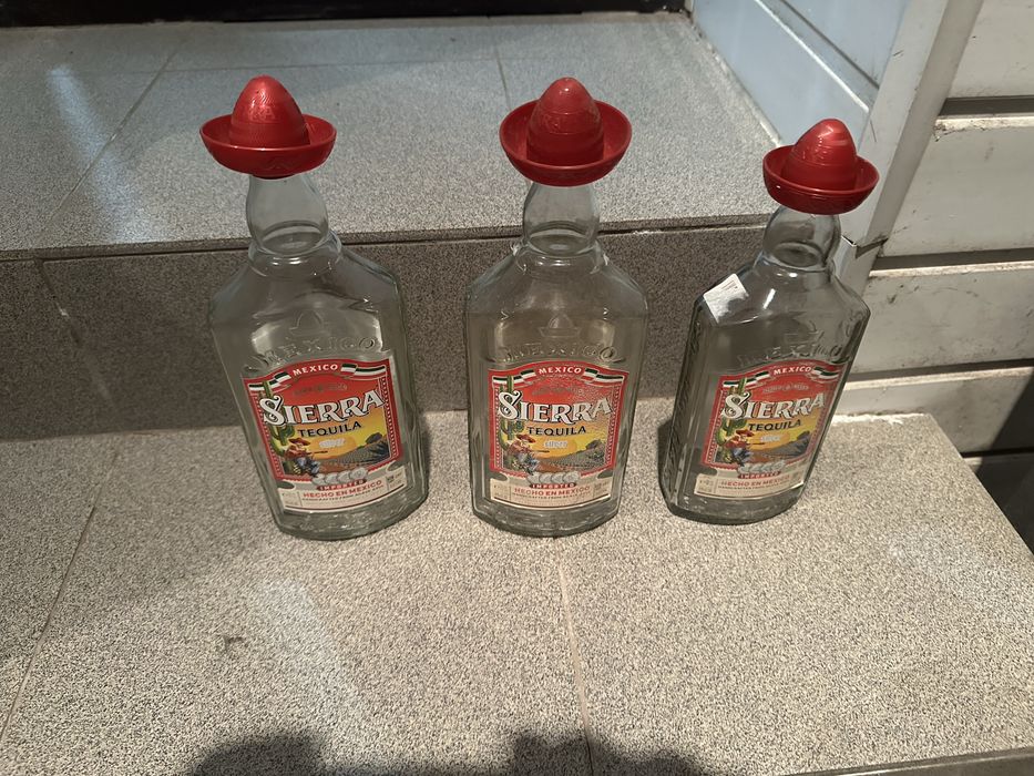 бутилки з під коньяка,текіли віскі итд 0,5 0,7 л..
