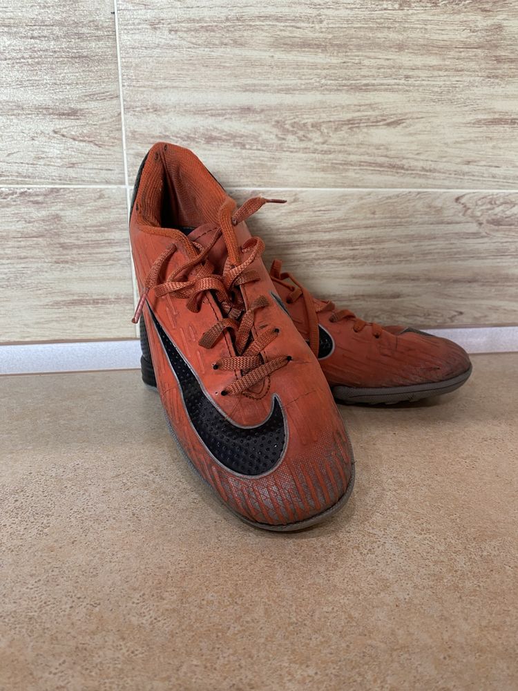 Сороконіжки nike 37 розмір