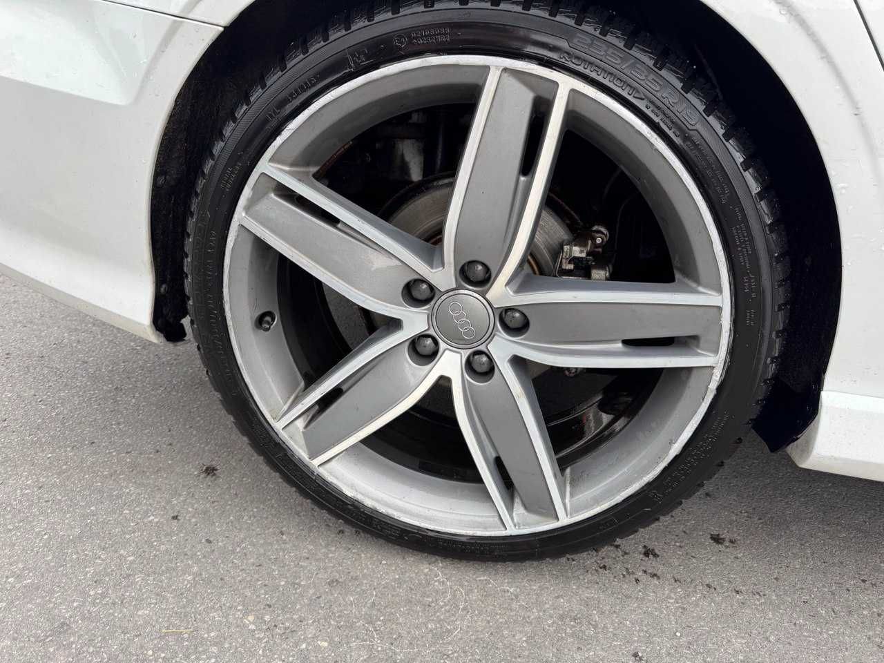Komplet felg 19 cali Audi z oponami zimowymi