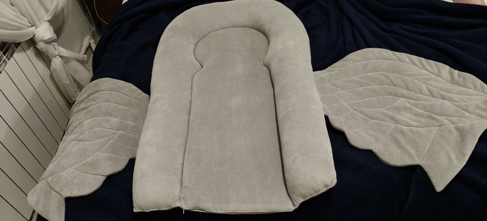 Дитячий кокон з крилами