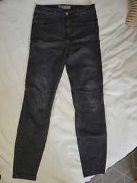 Czarne spodnie jeansowe z wysokim stanem