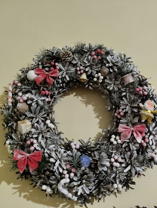 Щорічні віночки ручної роботи