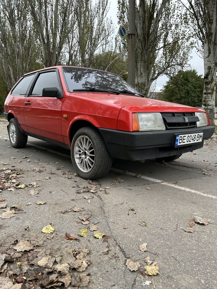 Автомобіль Ваз 2108