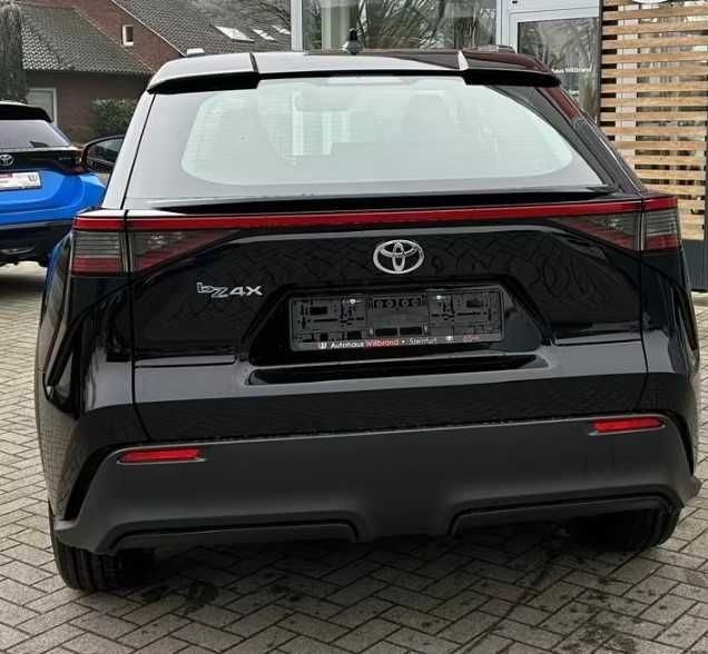 Бампер Toyota bz4X Comfort Тойота двері фари розборка шрот