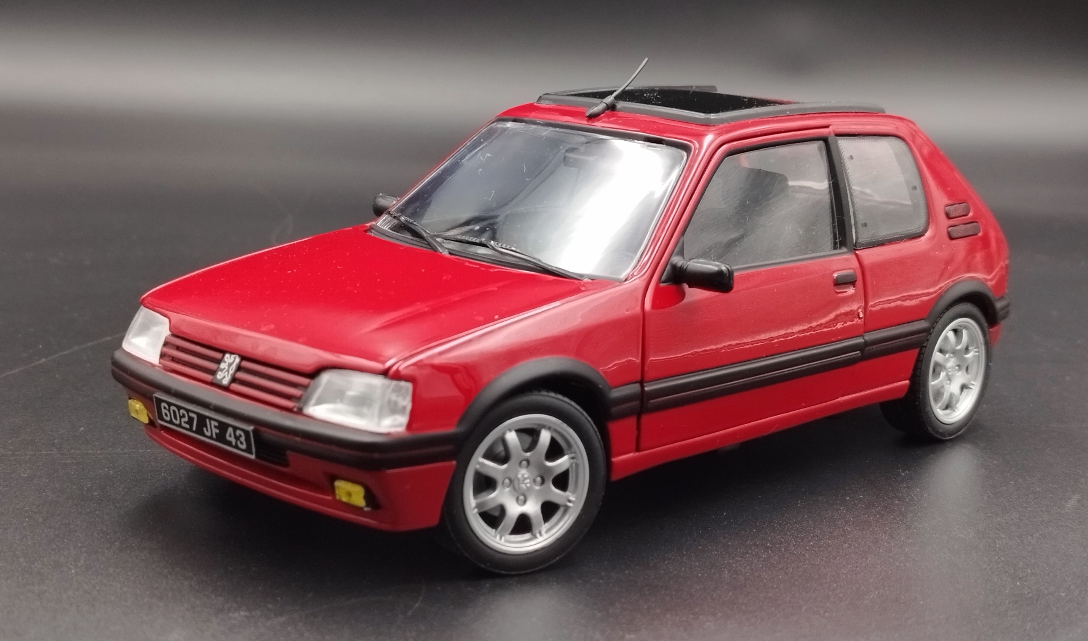 1:18 Norev 1991 Peugot 205 GTi  Model