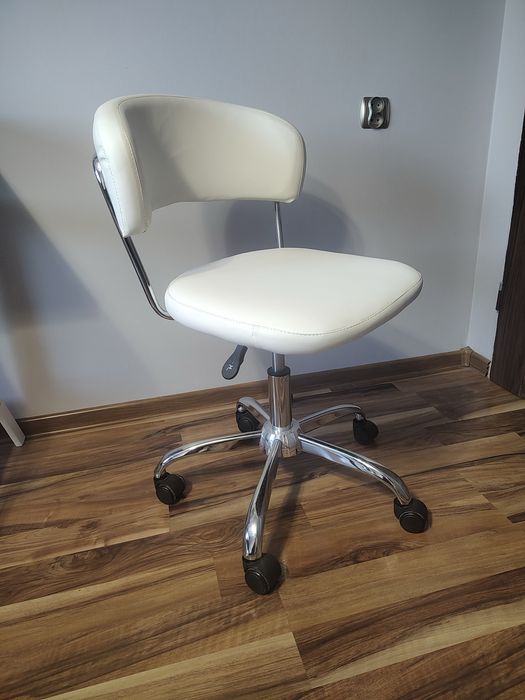 Eleganckie krzesło młodzieżowe/biurowe JYSK