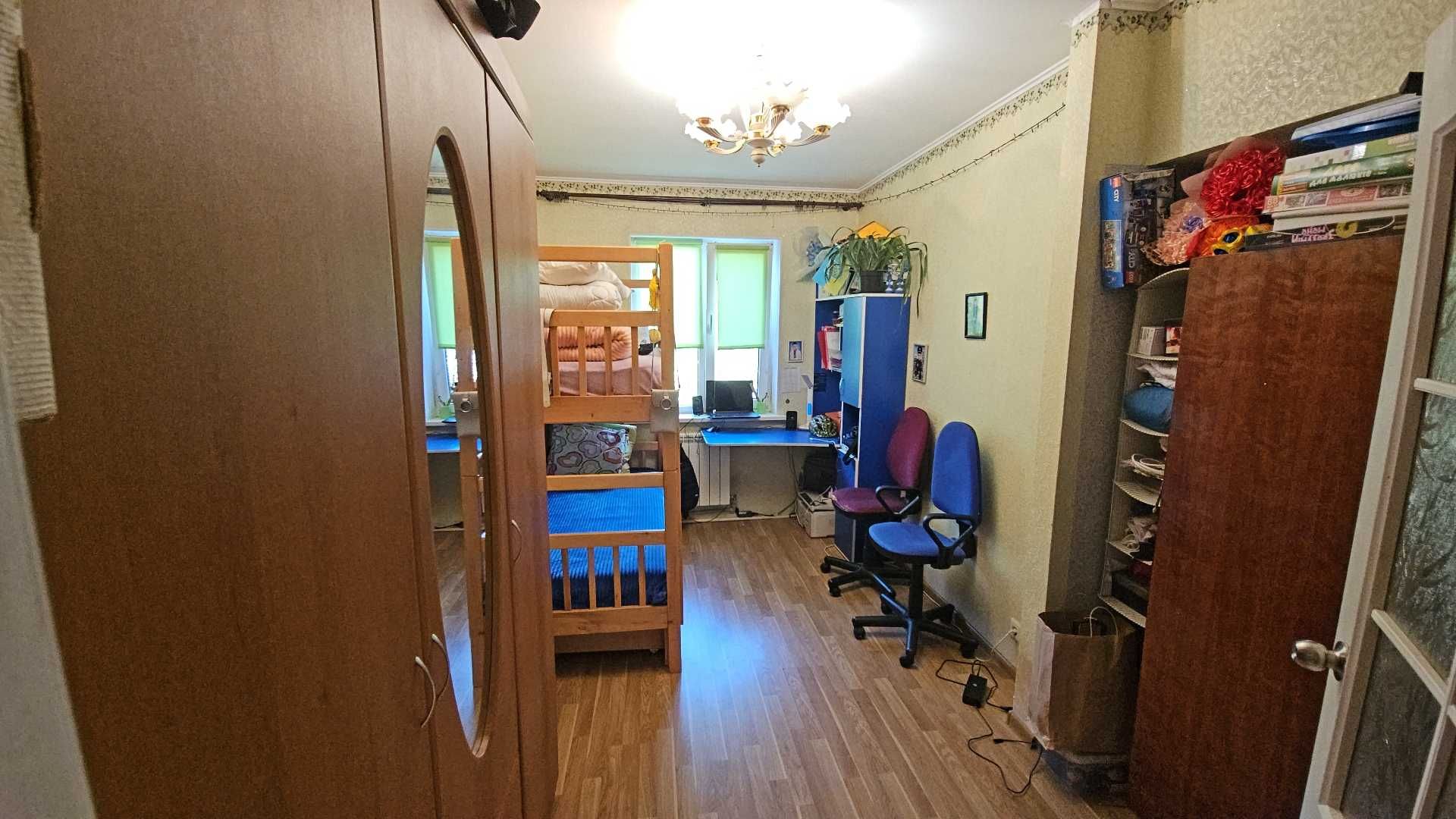 Двох кімнатна квартира з ремонтом - район ЦИНС.