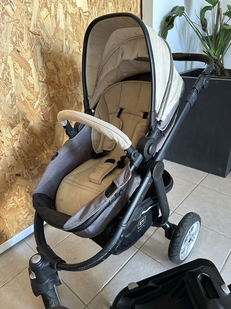 Carrinho babycoque e isofix zippy