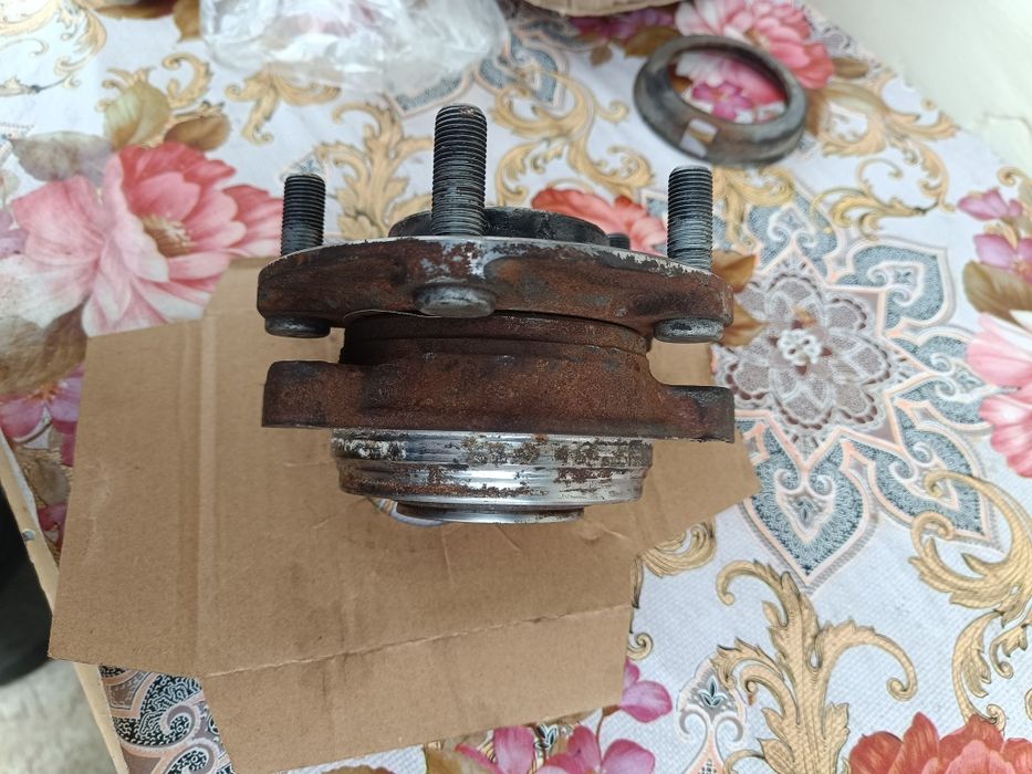 Ступиця передня nisan murano z51