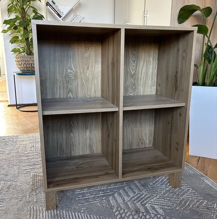 Regał z 4 przegródkami