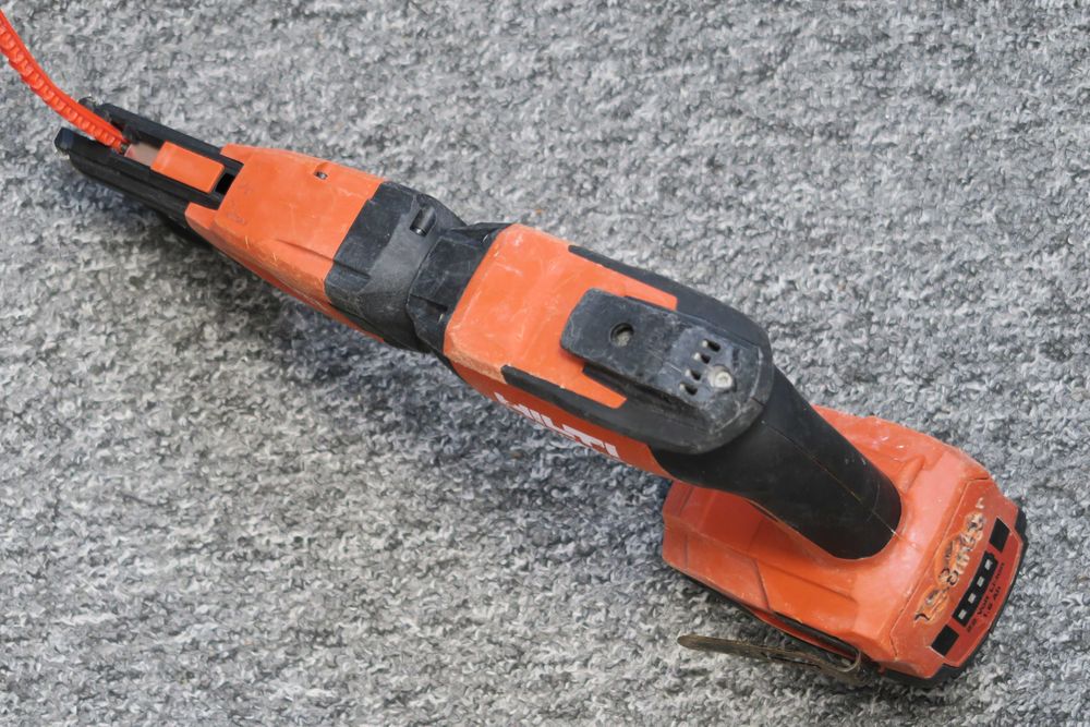 Wkrętarka do płyt HILTI SD 5000-A22, podajnik SD-M2 i bateria 1.6Ah