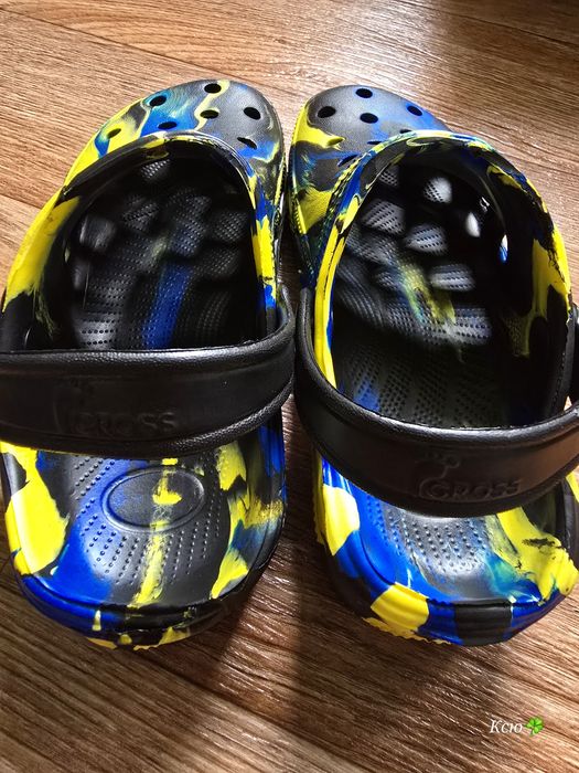 Кроссы детские  новые