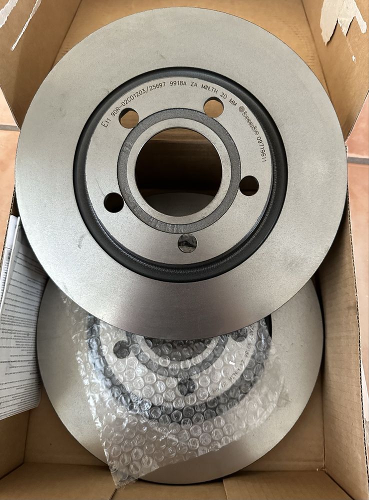 Диски Brembo гальмівний вентильований passat b5. b5+