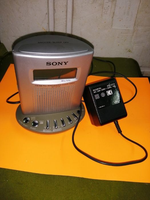 Vendo um Radio despertador Sony.