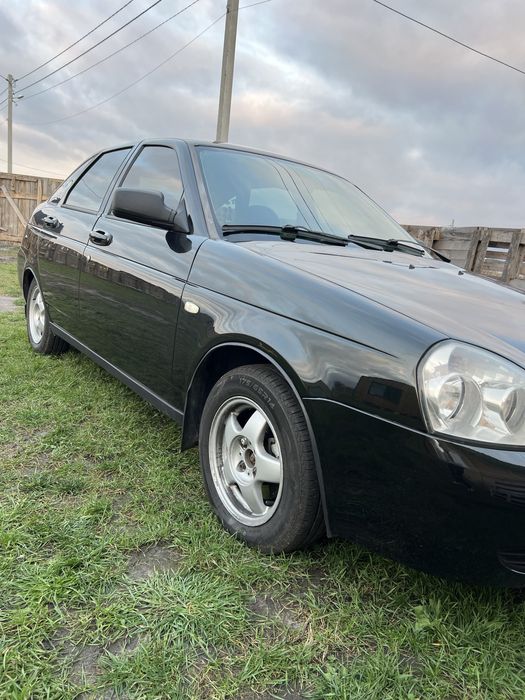 Продам Пріору 4.2.1