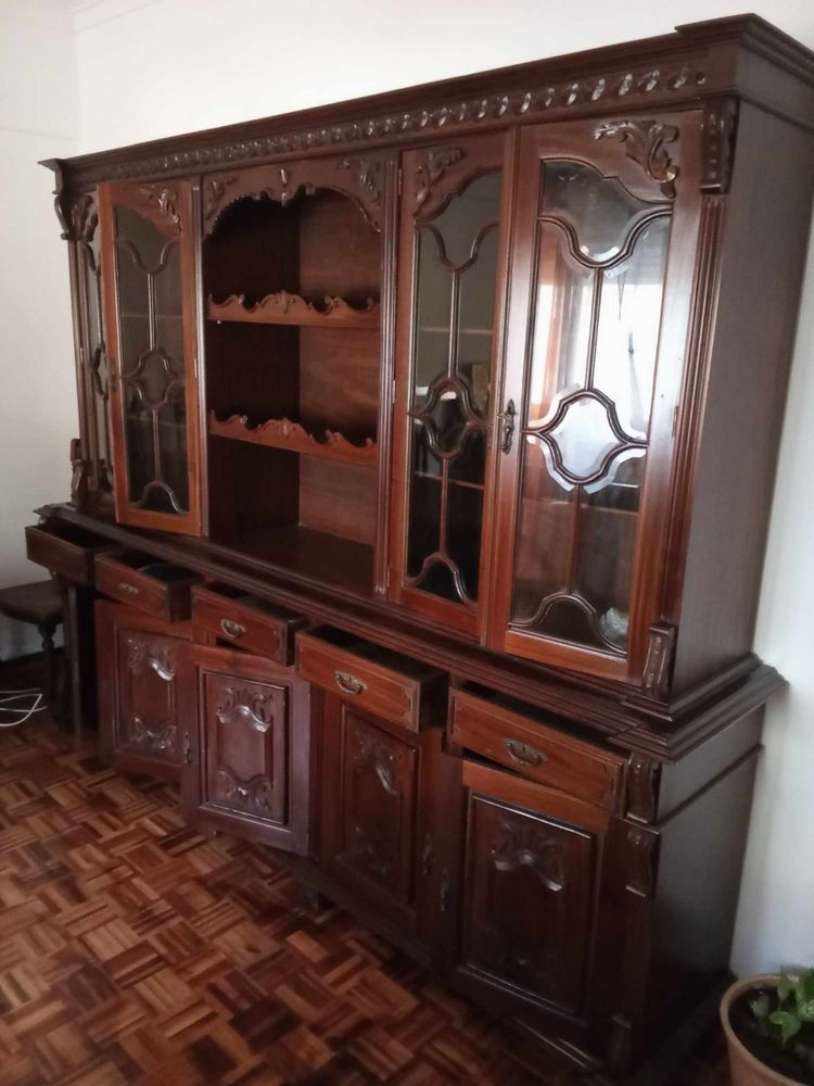 Movel de Sala - Vitrine Louceiro