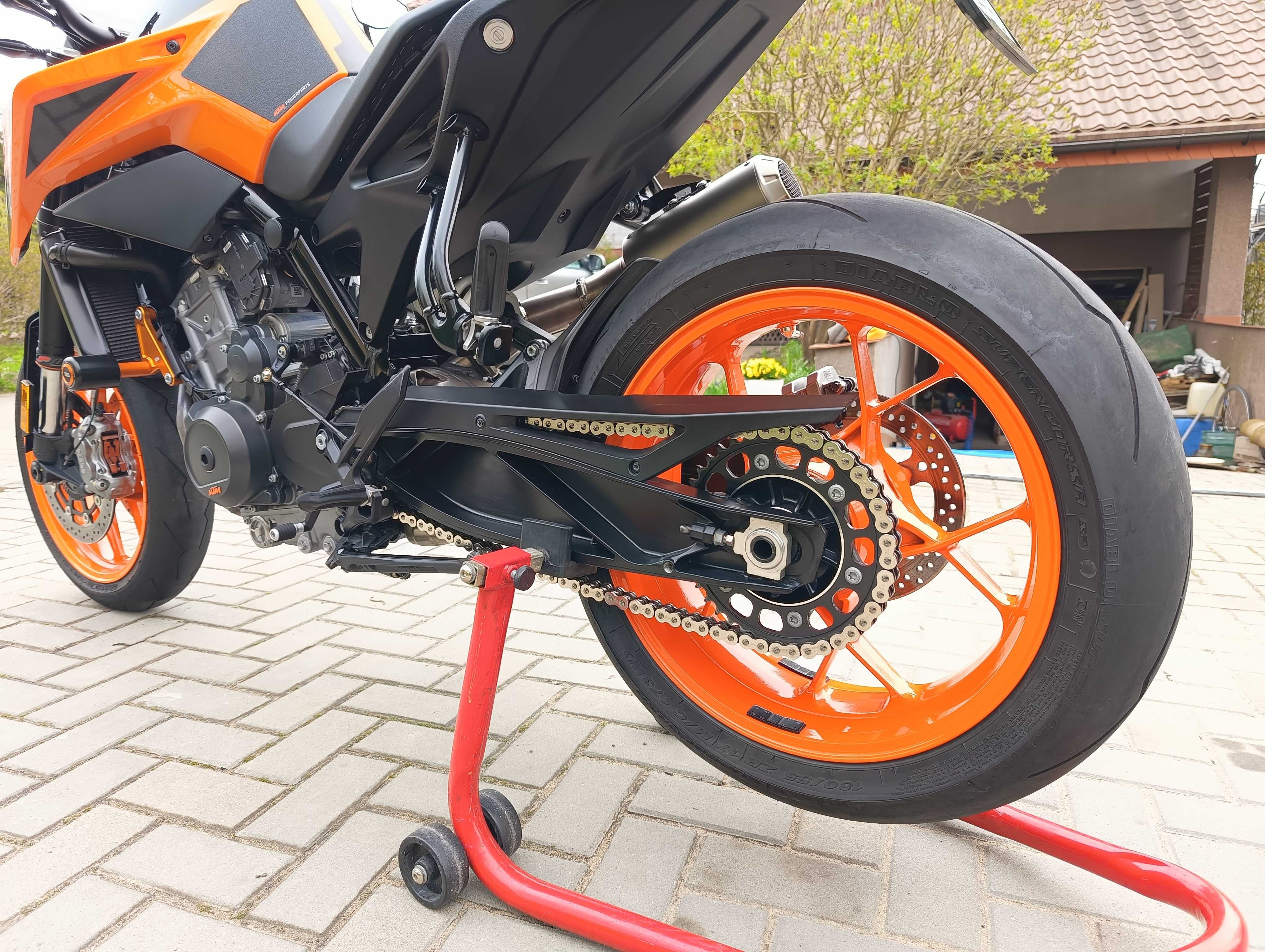 KTM Duke 790 (polski salon)