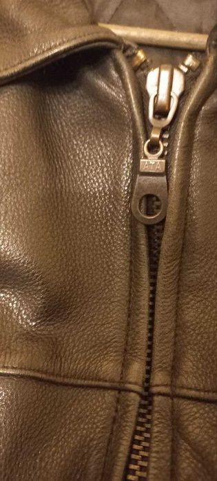 Продам шкіряну чоловічу куртку