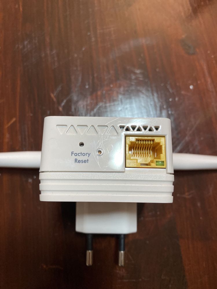 Wzmacniacz sygnału WiFi N300 (EX2700)