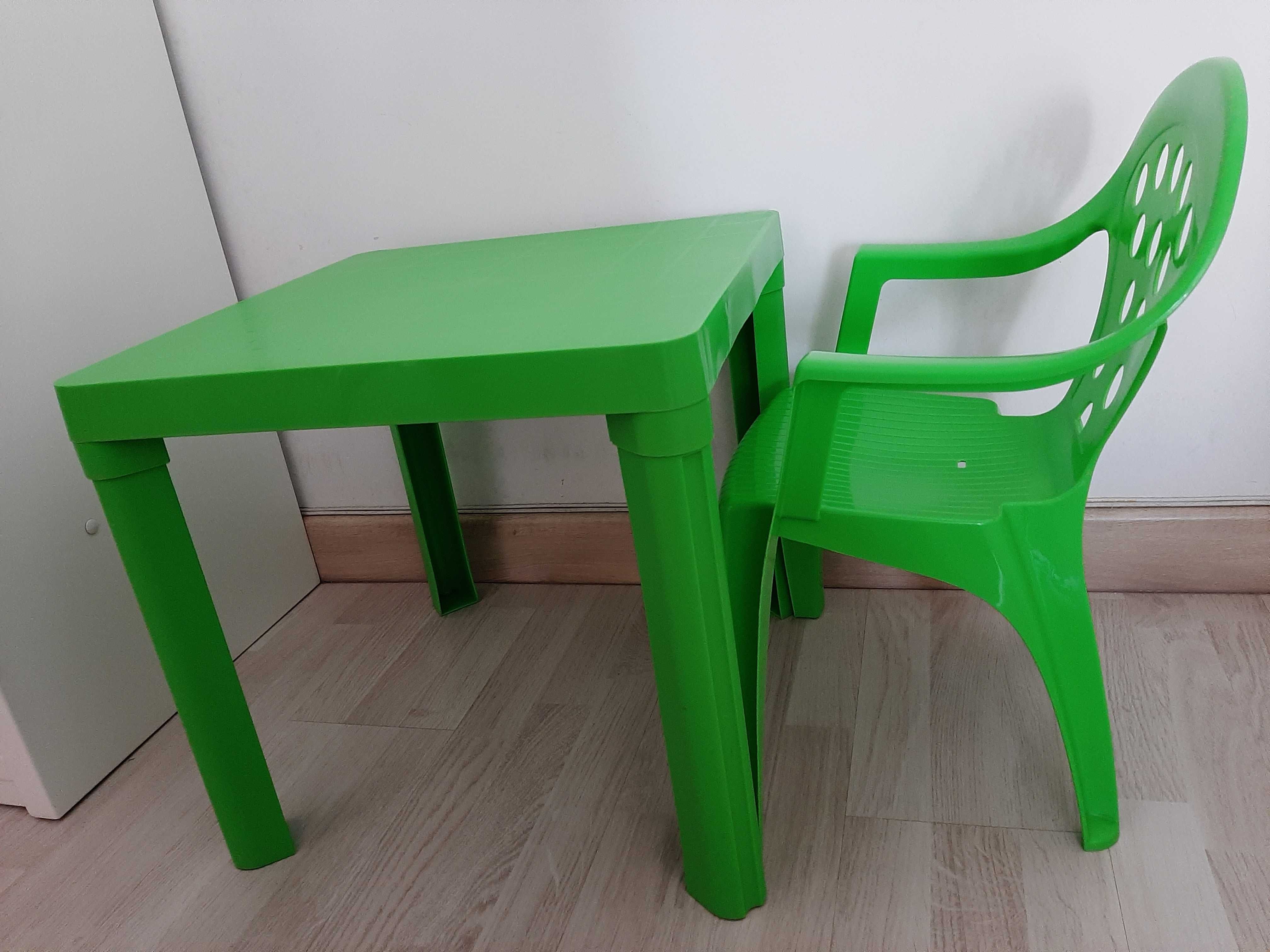 Mesa plástico infantil c/ cadeira plástico - excelente estado!