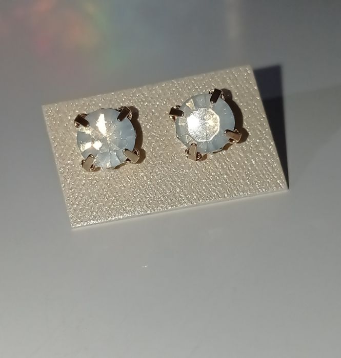 Nowe kolczyki złote z diamenckiem ze stali nierdzewnej wkrętki