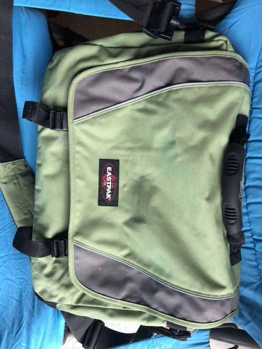 Bolsa Eastpak como nova