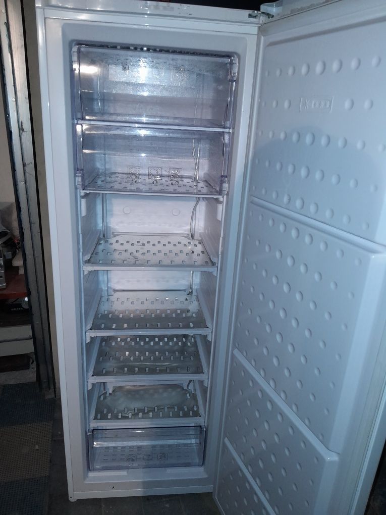Морозильна камера & Холодильник