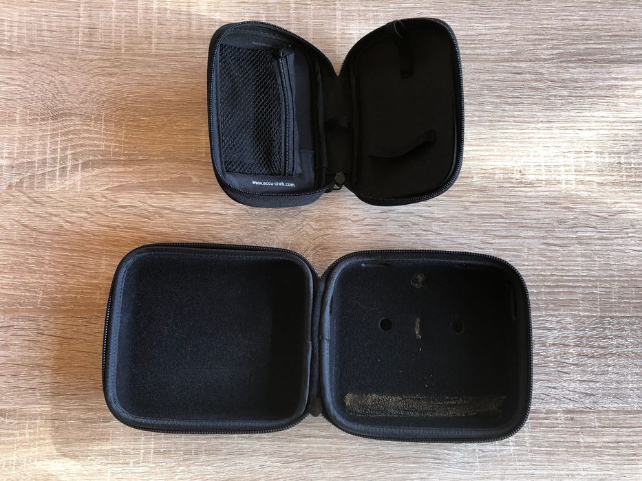 Oddam za darmo dwa etui/pokrowce widoczne na zdjęciach