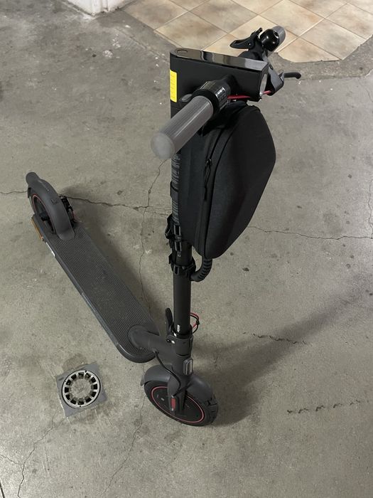 Trotinete eléctrica como nova.