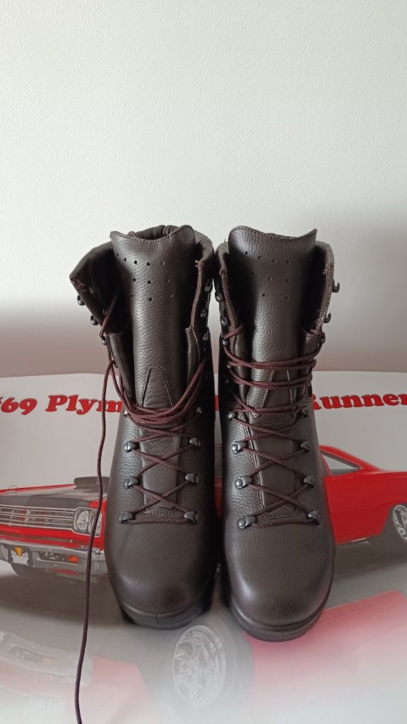 Buty taktyczne WOJAS rozm. 27.5, 43 nowe